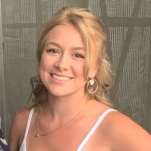 Meet your Posher, Alexandra